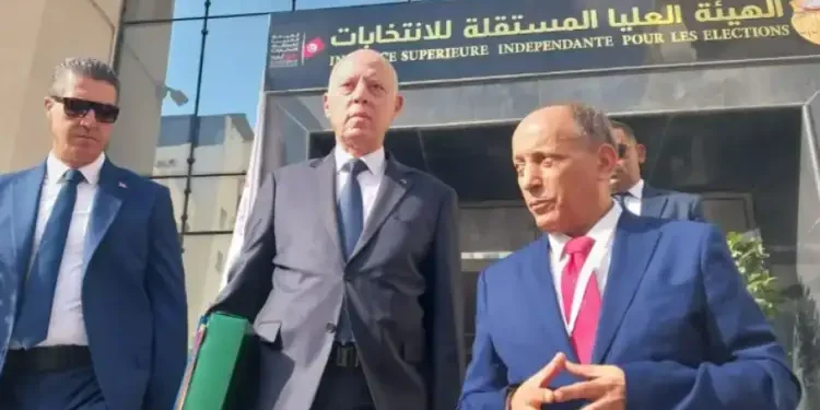 Présidentielle : Kais Saied dépose sa candidature, 240 mille parrainages collectés