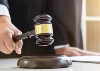 Tunisie : Renvoi de Mehdi Ben Gharbia et Ahmed Laamari devant la justice