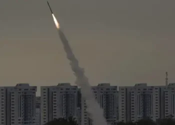 Le QG du Mossad ciblé par un missile du Hezbollah