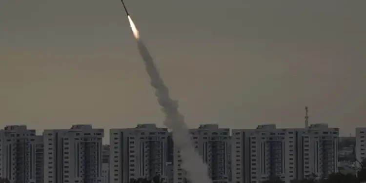 Le QG du Mossad ciblé par un missile du Hezbollah
