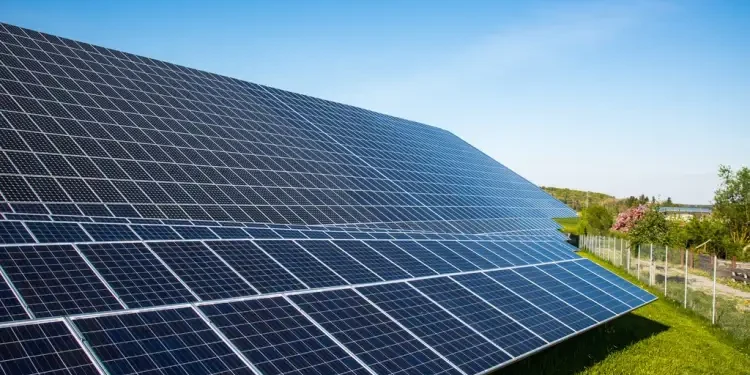 Tunisie : Signature d'accords pour deux centrales solaires à Sidi Bouzid et Tozeur
