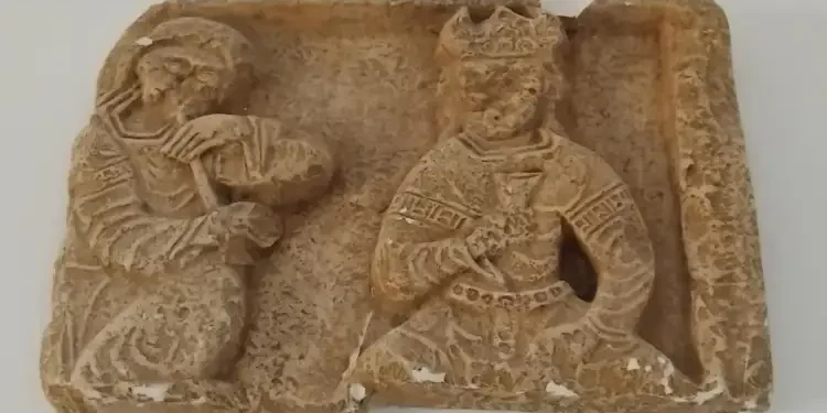 Tunisie : L'émir et le musicien, une fascinante sculpture fatimide
