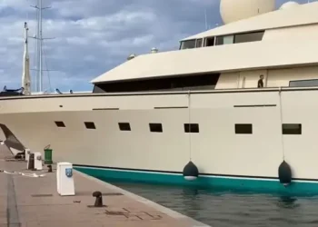 De Trump à Bizerte : L'incroyable odyssée du superyacht Kingdom 5KR