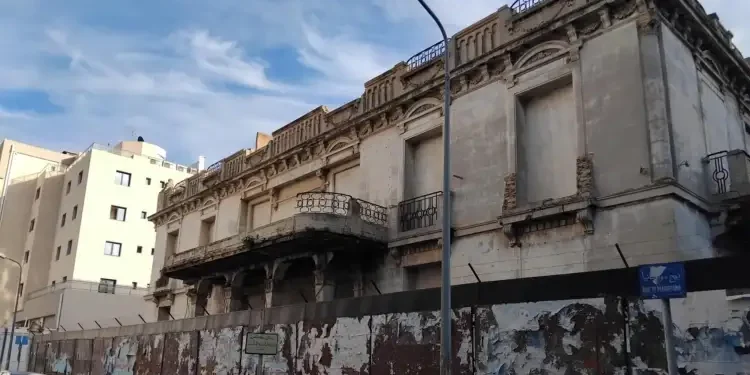 Tunisie - Snapshot : Édifices en ruines au Belvédère
