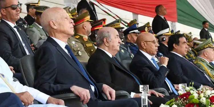Kaïs Saïed participe à la commémoration du 70ᵉ anniversaire de la Révolution algérienne