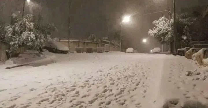 Tunisie : La neige fait son apparition à Jendouba