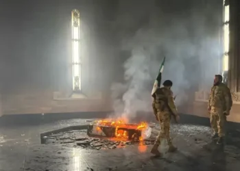 Syrie : Des rebelles incendient le tombeau de Hafedh al-Assad