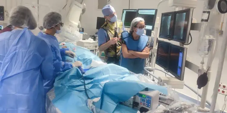Tunisie : Une percée mondiale en chirurgie cardiaque avec une opération révolutionnaire au CHU La Rabta