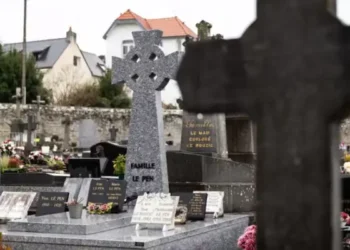 France : La tombe de Jean-Marie Le Pen vandalisée