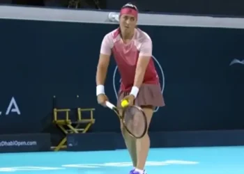 Ons Jabeur triomphe à l’Open d’Abu Dhabi et se qualifie pour le deuxième tour