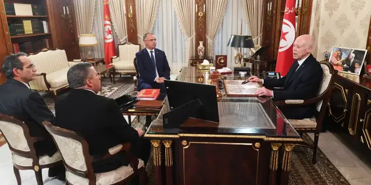 Tunisie : Kais Saied appelle à des solutions équitables au profit des docteurs au chômage