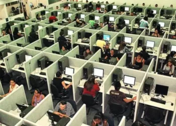 Centres d'appel en Tunisie : opportunités d'embauche rapide ou piège de l'exploitation ?