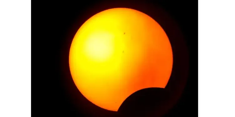 Une éclipse solaire partielle attendue le 29 mars 2025 : Une visibilité limitée en Tunisie
