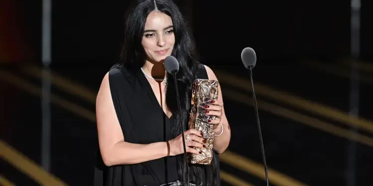 Césars du cinéma : Hafsia Herzi, prix de la meilleure comédienne