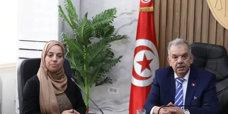 Tunisie : Le ministre de la Jeunesse présente un plan pour moderniser les infrastructures sportives