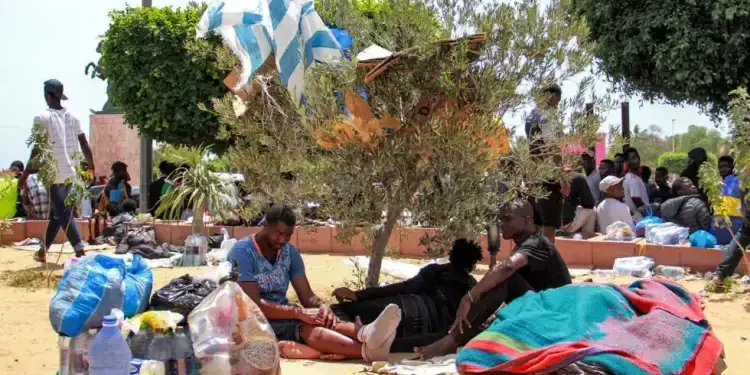 Sfax : des milliers de migrants Subsahariens évacués pacifiquement