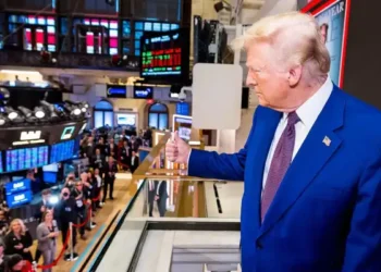 Trump fait volte-face sur les droits de douane, Wall Street exulte