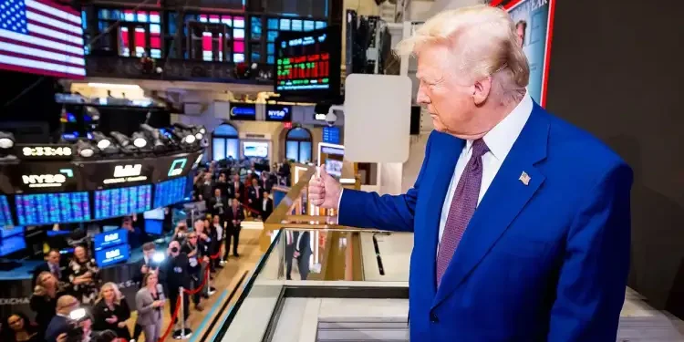 Trump fait volte-face sur les droits de douane, Wall Street exulte