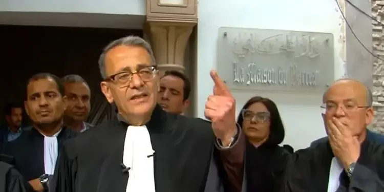 Tunisie : Plus de 40 ONG appellent à la libération de l’avocat Ahmed Souab