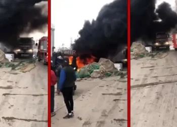 Tunisie : Un chalutier en flammes au port de Zarzouna, le pire évité