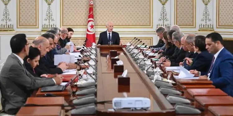 Tunisie :  Saïed annonce la dissolution d'une première société de sous-traitance