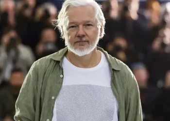 Julian Assange soutient les enfants de Gaza à Cannes