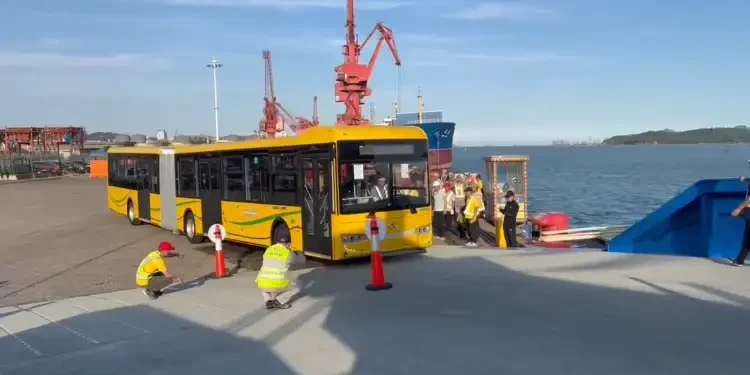 Les 300 nouveaux bus King Long quittent la Chine, destination Tunis