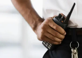 Fin de la sous-traitance en Tunisie ? Le secteur de la sécurité crie à la "condamnation à mort"