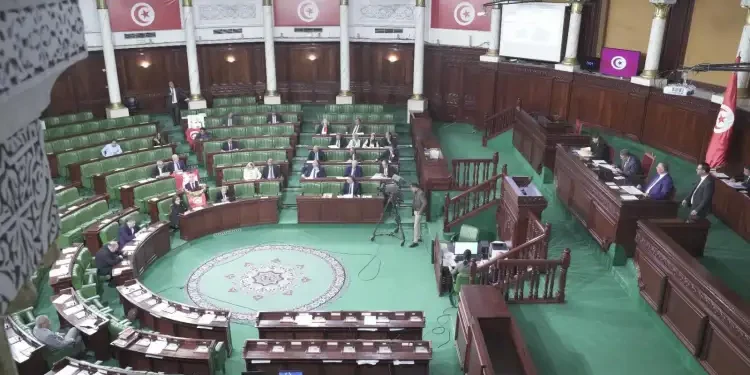 Tunisie : Sous-traitance, CDD, une réforme historique en débat à l’ARP