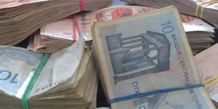 Réforme des chèques : Les Tunisiens privilégient encore le cash, faute d’alternatives simples