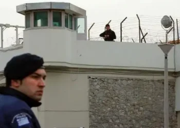 La Grèce libère 35 Tunisiens arrêtés lors d'une descente dans un centre d'appels