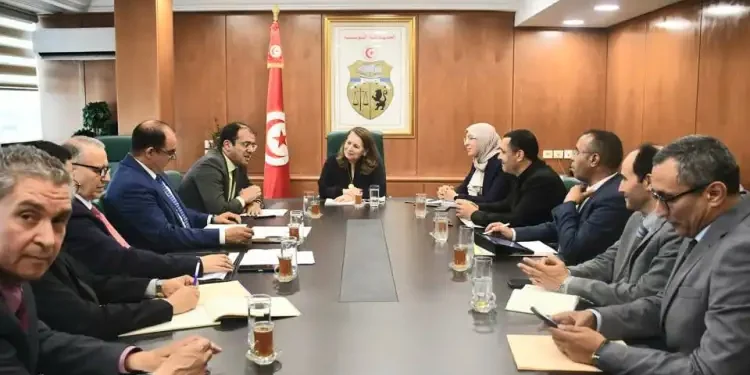 Tunisie : Le ministère de l’Industrie et la BFPME examinent les moyens de soutenir les PME