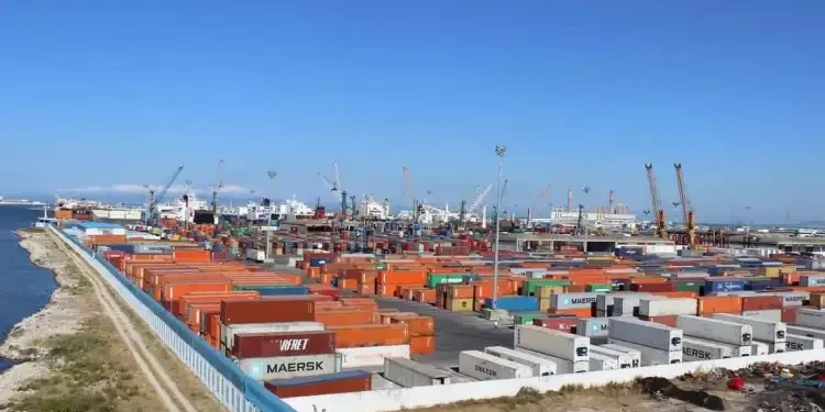 Tunisie : 250 tonnes de denrées alimentaires avariées détruites au port de Rades