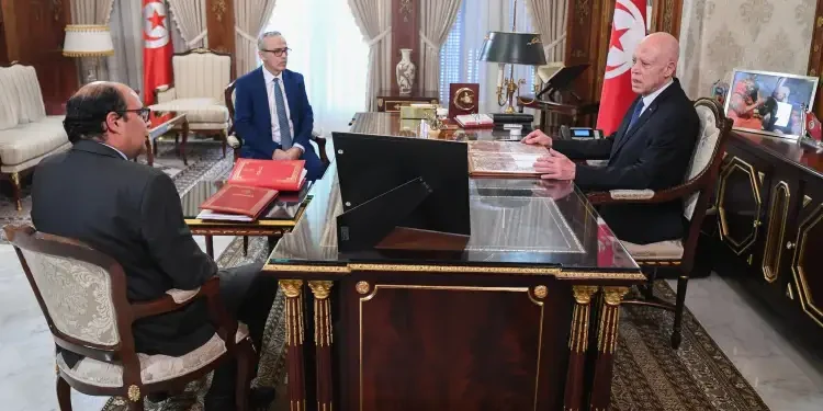 Tunisie : Kais Saied veut en finir avec la sous-traitance dans le secteur public