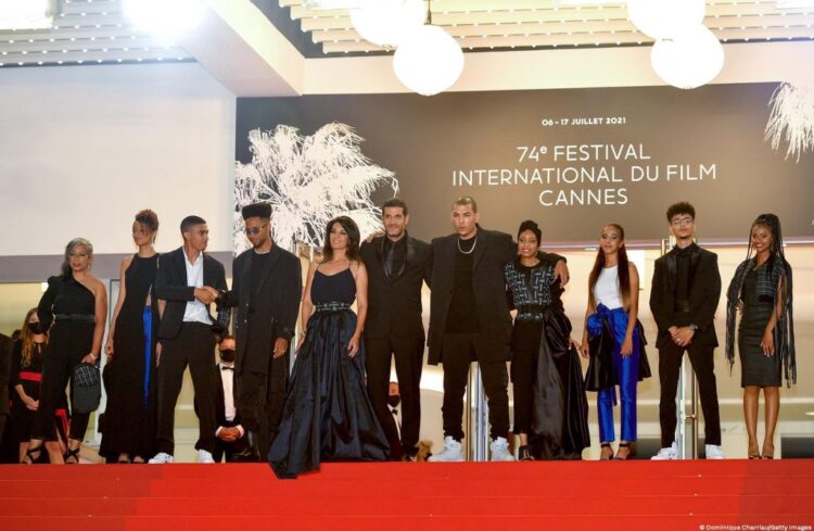 Cannes 2021 - Longue ovation pour le marocain Nabil Ayouch