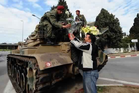Tunisie : Un discours militaire-à-terre