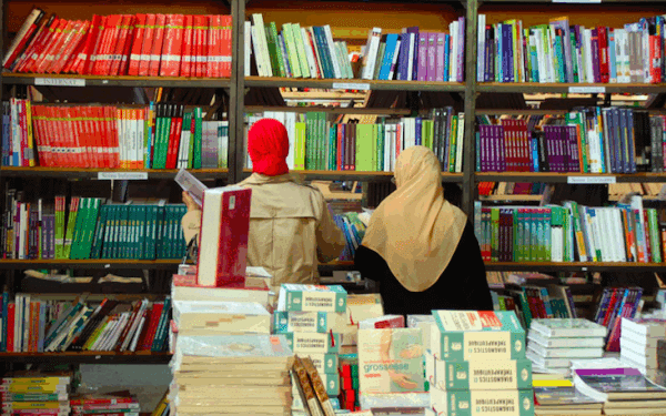 79 % des Tunisiens n'ont pas un livre chez eux selon Emrhod