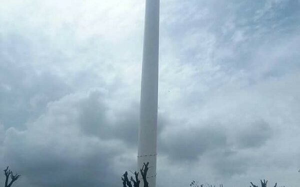 Un doigt d'honneur tout en haut du Belvédère