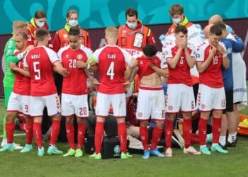 Euro 2020 : Le joueur danois Eriksen victime d'un malaise cardiaque en plein match !