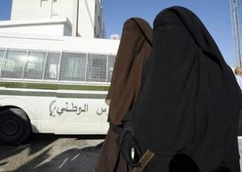 Peine de prison prévue pour port du niqab dans les établissements publics