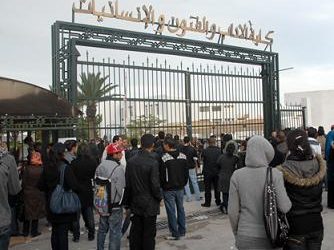La faculté des lettres de la Manouba sombre dans le chaos