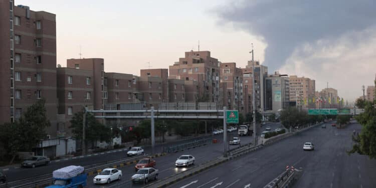 Smoke rises following an Israeli attack on Tehran Oil Refinery, in south of Tehran, Iran, June 15, 2025. Majid Asgaripour/WANA (West Asia News Agency) via REUTERS   ATTENTION EDITORS - THIS PICTURE WAS PROVIDED BY A THIRD PARTY      TPX IMAGES OF THE DAY