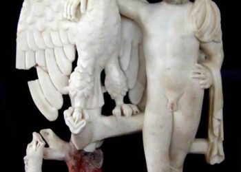 La brigade criminelle ayant retrouvé la statuette de Ganymède décorée