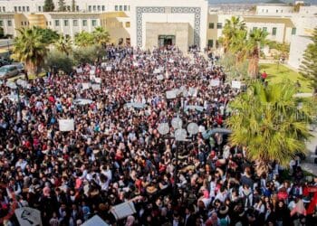 Les jeunes m&eacute;decins poursuivent leur boycott
