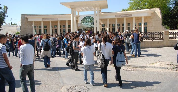 Enseignement : Les syndicats appellent au confinement général