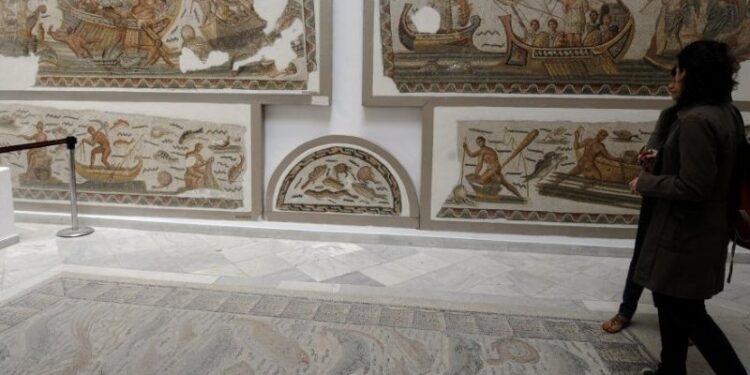 Ce patrimoine que nous piétinons: Des chaussons pour préserver les mosaïques du Bardo !