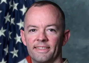 Le colonel McCormack, suspendu pour propos anti-israéliens en pleine crise Iran–Israël.