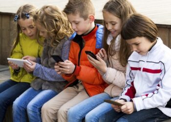 Ces réseaux sociaux qui rendent asocial