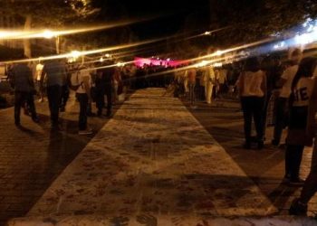 Festival de la paix : Le hand print à Tunis dans la joie à l'av. Bourguiba