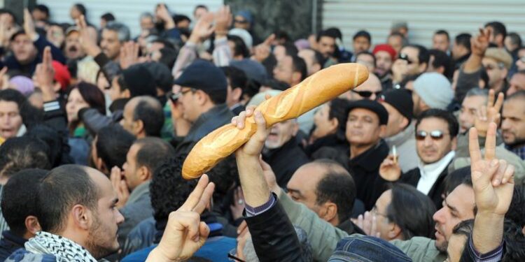 7ème anniversaire de la Révolution : Les Tunisiens pourchassent toujours le rêve